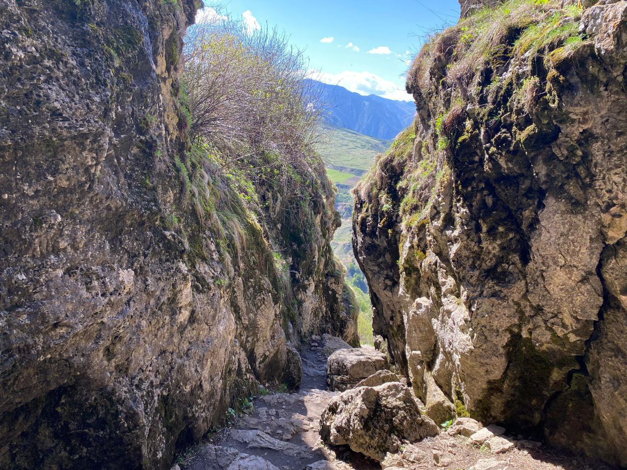Каменная чаша